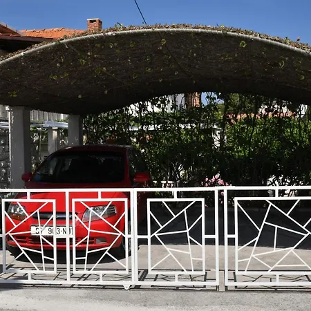 Appartamento B With Terrace 1 Min Walk To The