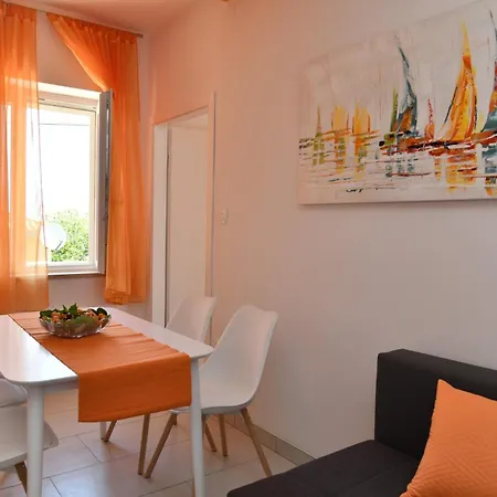 A 2 W Terrace 1 Min Walk To The *