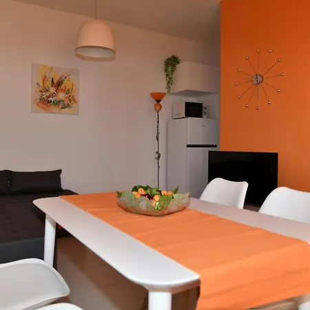 A 2 W Terrace 1 Min Walk To The * Supetar