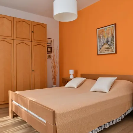A 2 W Terrace 1 Min Walk To The