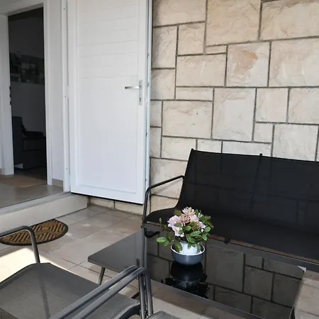 Appartamento B With Terrace 1 Min Walk To The