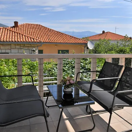 A 2 W Terrace 1 Min Walk To The Supetar