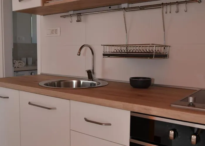 Appartamento B With Terrace 1 Min Walk To The San Pietro di Brazza