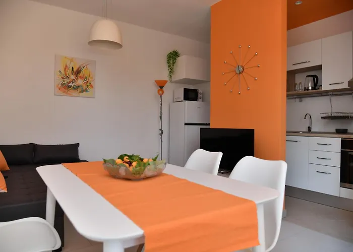 Appartamento B With Terrace 1 Min Walk To The