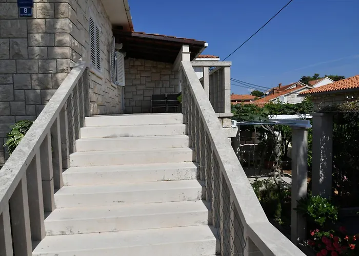 Appartamento B With Terrace 1 Min Walk To The